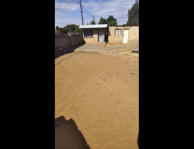2 BEDROOM HOUSE FOR SALE IN TLHABANE